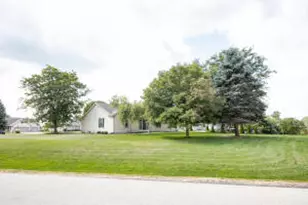 8422 Virginia Cir, Racine, WI 53185 - Photo 5
