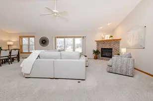 8422 Virginia Cir, Racine, WI 53185 - Photo 7