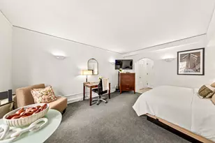 1028 E Juneau Ave, Milwaukee, WI 53202 - Photo 13