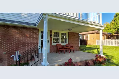 9715 W Wisconsin Ave, Wauwatosa, WI 53226 - Photo 11