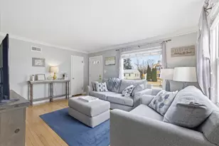 7637 Eagle St, Wauwatosa, WI 53213 - Photo 3