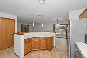 1825 Woodburn Rd, Waukesha, WI 53188 - Photo 7