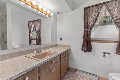 4007 W Southland Dr, Franklin, WI 53132 - Photo 9