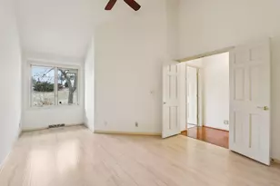 W240N2192 Dorchester Dr, Pewaukee, WI 53072 - Photo 11