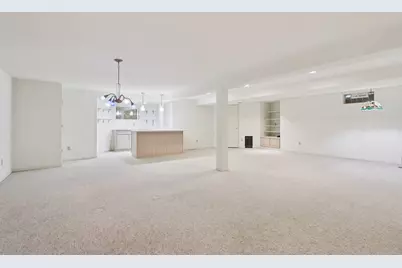 W240N2192  Dorchester Dr #10A, Pewaukee, WI 53072 - Photo 21