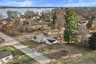 S67W18711 Emerald Dr, Muskego, WI 53150 - Photo 5