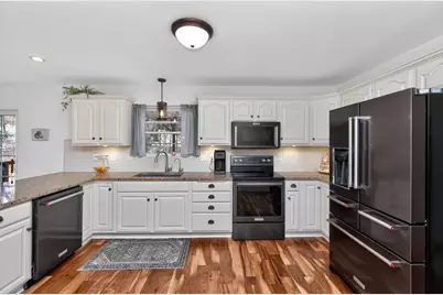 731  Hidden View Ct, Slinger, WI 53086 - Photo 7