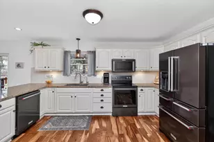 731 Hidden View Ct, Slinger, WI 53086 - Photo 7