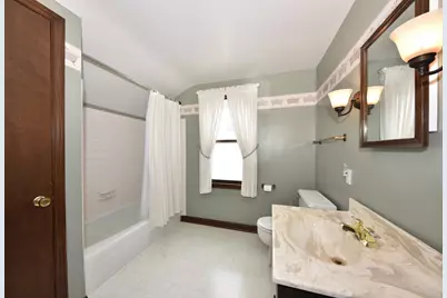 5312 N Bay Ridge Ave, Whitefish Bay, WI 53217 - Photo 21