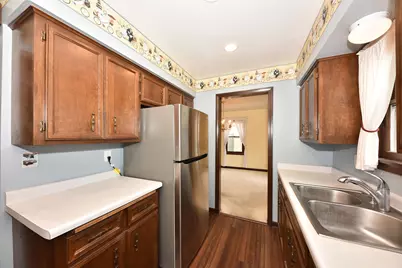 5312 N Bay Ridge Ave, Whitefish Bay, WI 53217 - Photo 9