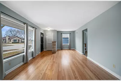 2538 S 75th St, West Allis, WI 53219 - Photo 7