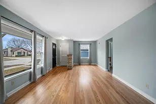 2538 S 75th St, West Allis, WI 53219 - Photo 7