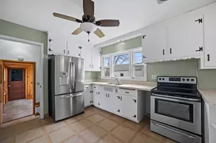 2538 S 75th St, West Allis, WI 53219 - Photo 27