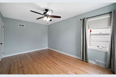 2538 S 75th St, West Allis, WI 53219 - Photo 21