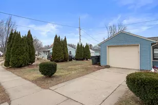 2538 S 75th St, West Allis, WI 53219 - Photo 41