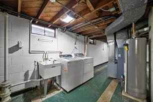 2538 S 75th St, West Allis, WI 53219 - Photo 35