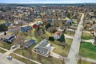 8109 S Forest Meadows Dr, Franklin, WI 53132 - Photo 49