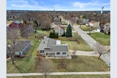 8109 S Forest Meadows Dr, Franklin, WI 53132 - Photo 39