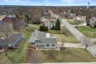 8109 S Forest Meadows Dr, Franklin, WI 53132 - Photo 39