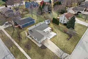 8109 S Forest Meadows Dr, Franklin, WI 53132 - Photo 47