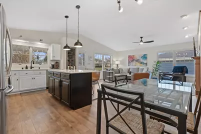 8109 S Forest Meadows Dr, Franklin, WI 53132 - Photo 7