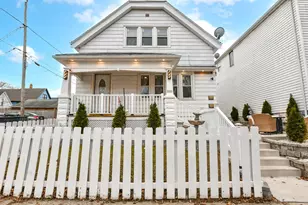 2523 W Maple St, Milwaukee, WI 53204 - Photo 3