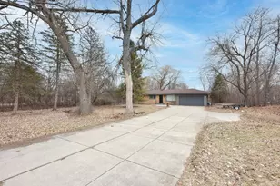 N28W24239 Watertown Rd, Pewaukee, WI 53072 - Photo 27