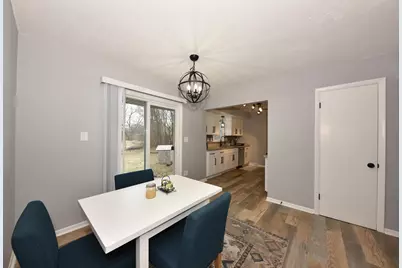 N28W24239  Watertown Rd, Pewaukee, WI 53072 - Photo 7