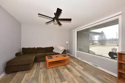 N28W24239  Watertown Rd, Pewaukee, WI 53072 - Photo 3