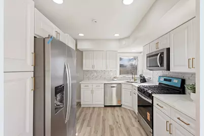 3669 S 79th St, Milwaukee, WI 53220 - Photo 5