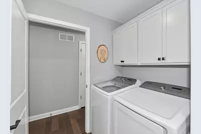 4141 S 90th St, Greenfield, WI 53228 - Photo 19