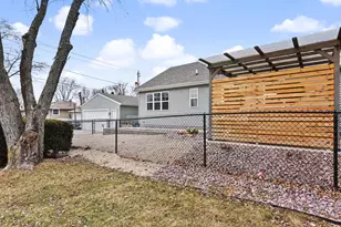 4141 S 90th St, Greenfield, WI 53228 - Photo 25