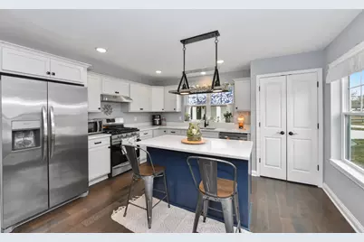 4141 S 90th St, Greenfield, WI 53228 - Photo 5