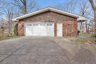 2550 Harmony Cir, Brookfield, WI 53045 - Photo 5