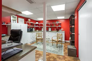 5335 S Sutton Pl, Greenfield, WI 53221 - Photo 13