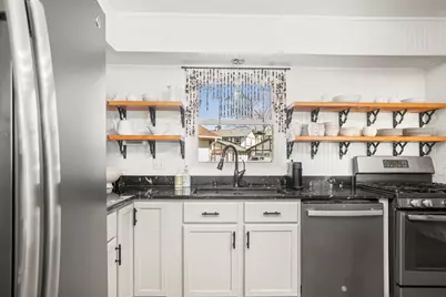 5335 S Sutton Pl, Greenfield, WI 53221 - Photo 21