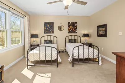 5335 S Sutton Pl, Greenfield, WI 53221 - Photo 27