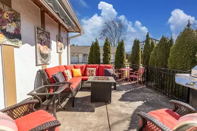 5335 S Sutton Pl, Greenfield, WI 53221 - Photo 15