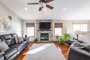 315 Cypress Cir Ln, Holmen, WI 54636 - Photo 5