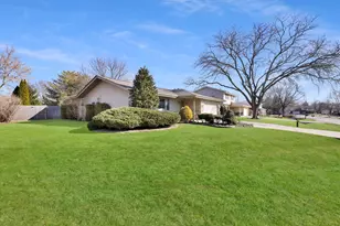 4300 Chekanoff Dr, Racine, WI 53403 - Photo 17