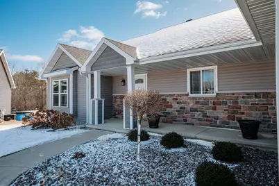 1961 W Kohl Dr, Grand Chute, WI 54913 - Photo 3