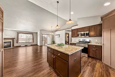 1961 W Kohl Dr, Grand Chute, WI 54913 - Photo 7