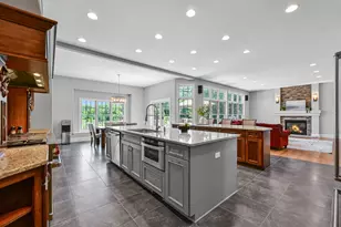 W292S5474 Fox Run Ct, Genesee, WI 53189 - Photo 5