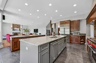 W292S5474 Fox Run Ct, Genesee, WI 53189 - Photo 7