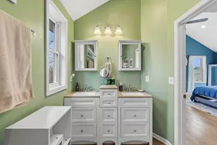 131 Maple Ave, Pewaukee, WI 53072 - Photo 21