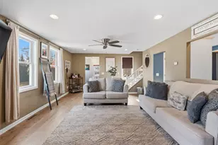 131 Maple Ave, Pewaukee, WI 53072 - Photo 11