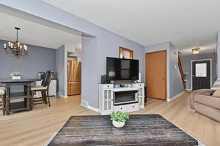 6501 W Dodge Pl, Milwaukee, WI 53220 - Photo 15