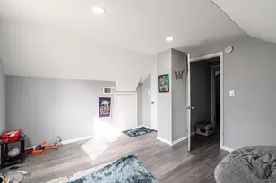 4874 N 73rd St, Milwaukee, WI 53218 - Photo 13