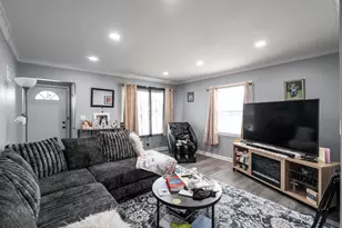 4874 N 73rd St, Milwaukee, WI 53218 - Photo 3