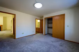 9354 W Loomis Rd, Franklin, WI 53132 - Photo 7